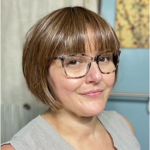 TOPPER WIG LIGHT BROWN BOB LENGTH WITH BANGS HIGHLITED